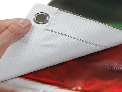 色达喷绘和刀刮布的工艺区别。